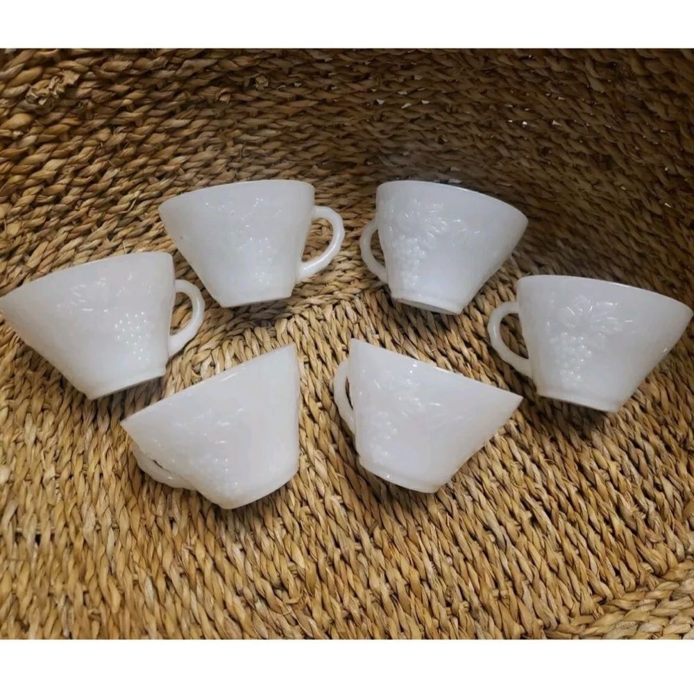 Set of 6 Vintage Milk Glass Harvest Grape Design Punch Bowl Cups Anchor Hocking
